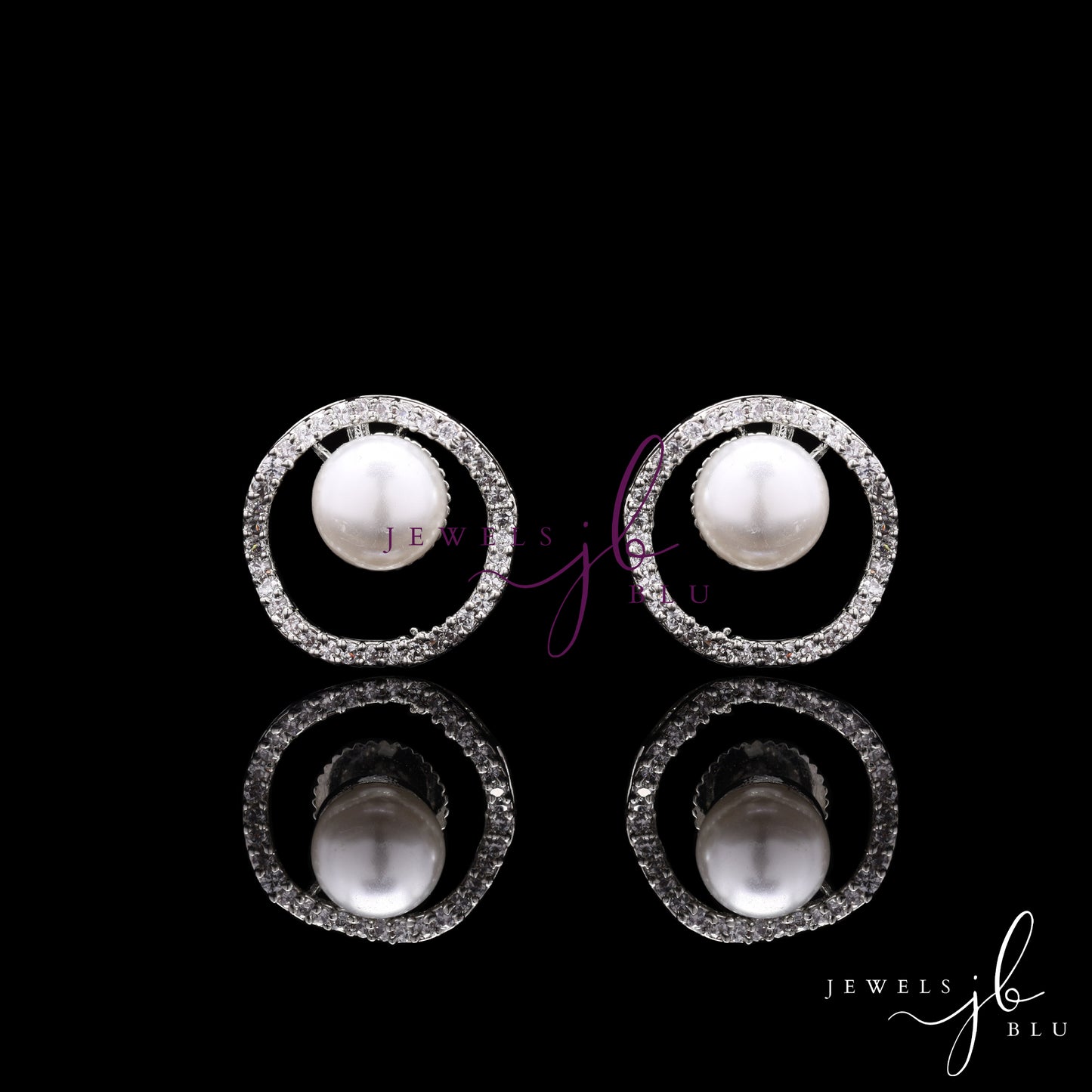 Alvira Fresh Water Pearl Anti Tarnish Everyday Studs