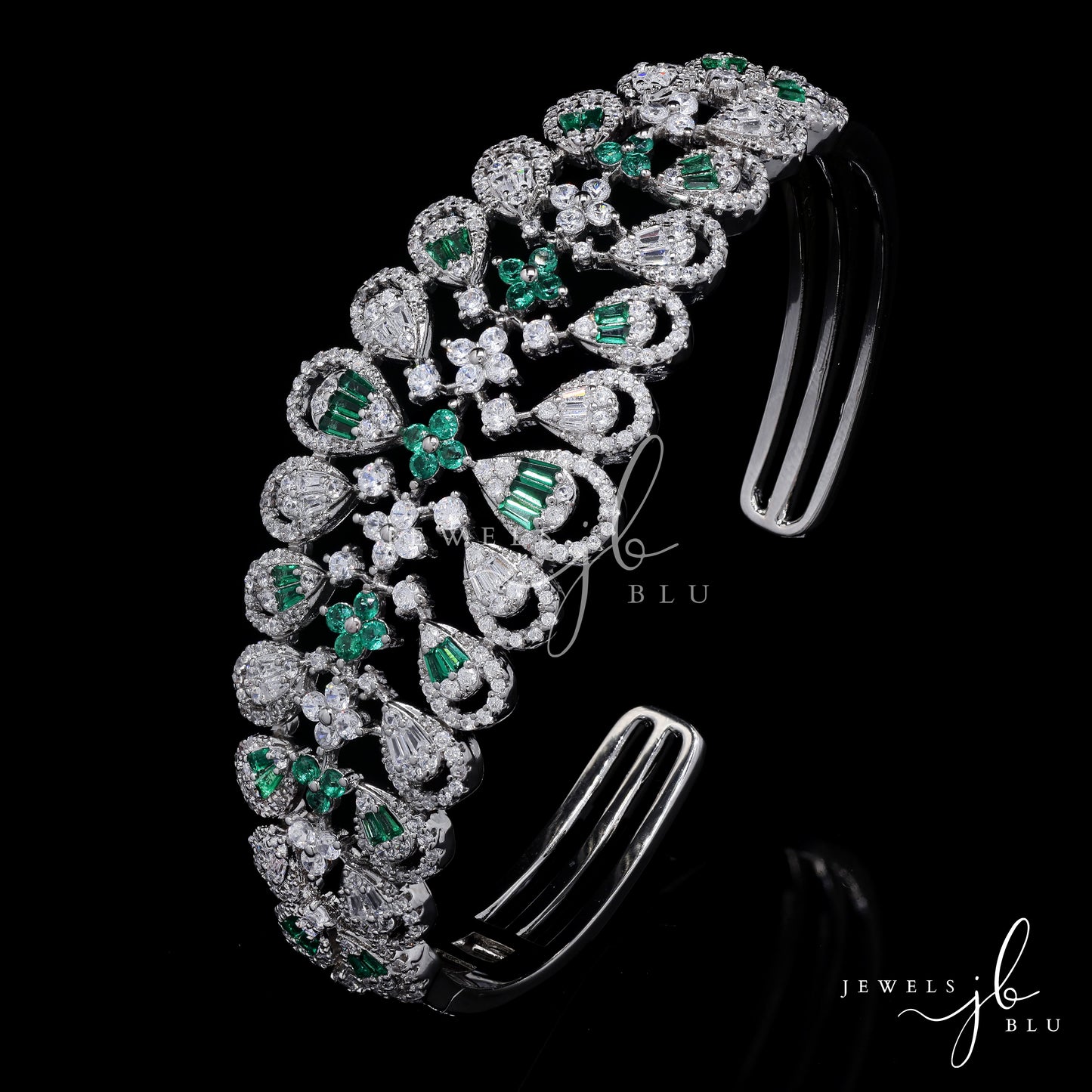Premium American Diamond Baguette Pressure Setting Openable Hiya Bracelet with Emerald Detailing