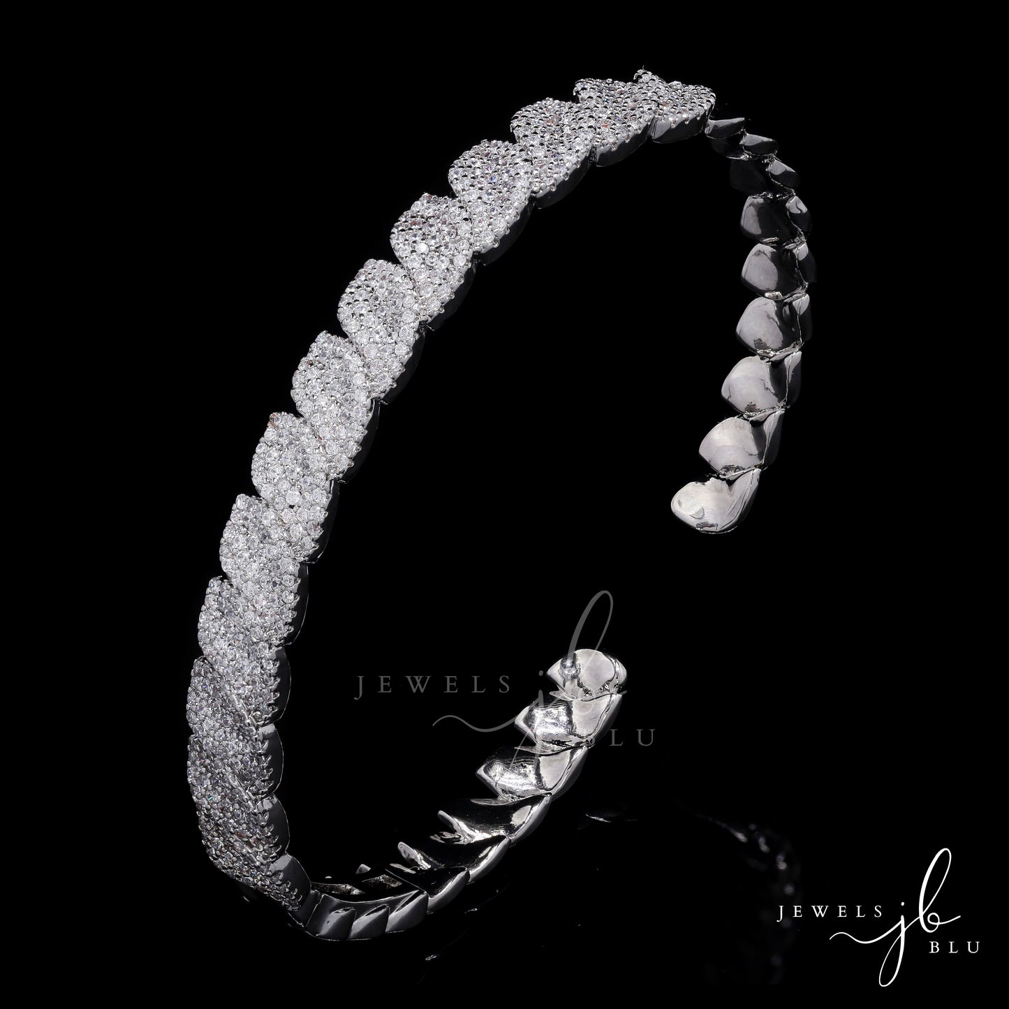 Premium American Diamond Micro Setting Leaf Style Openable Mira Kada Bracelet