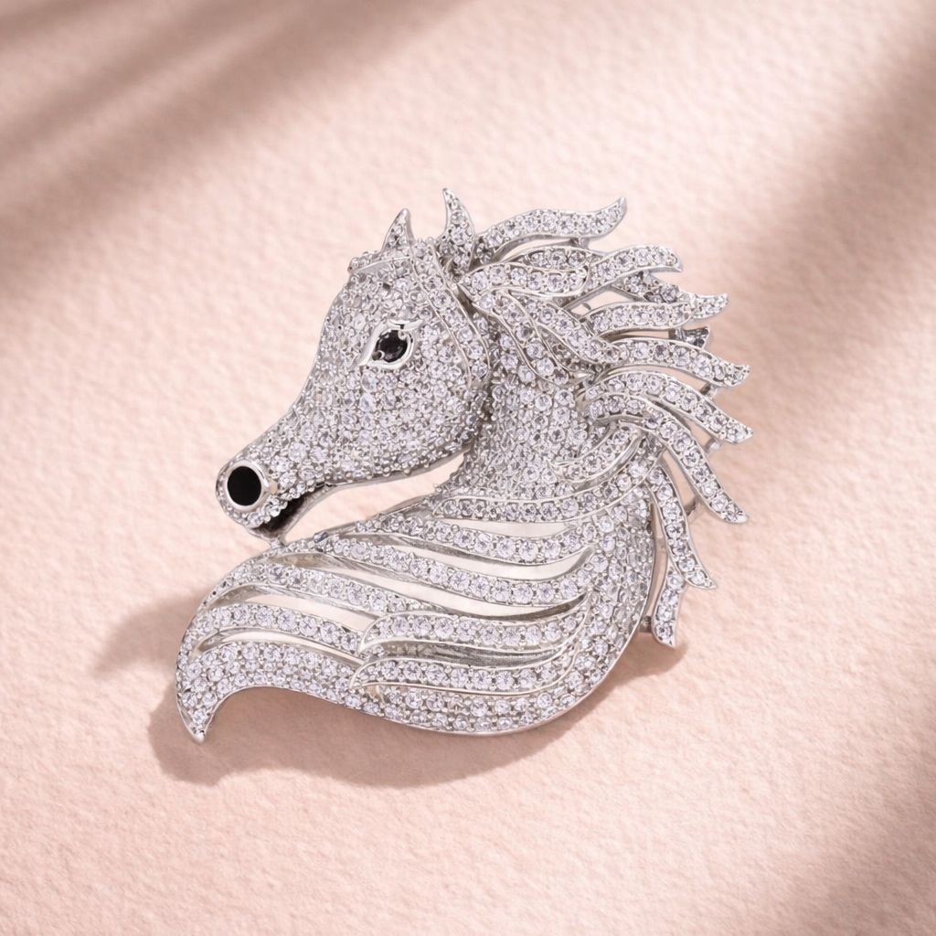 Micro Setting Diamond Studded Lucky Horse Unisex Brooch for Men and Women