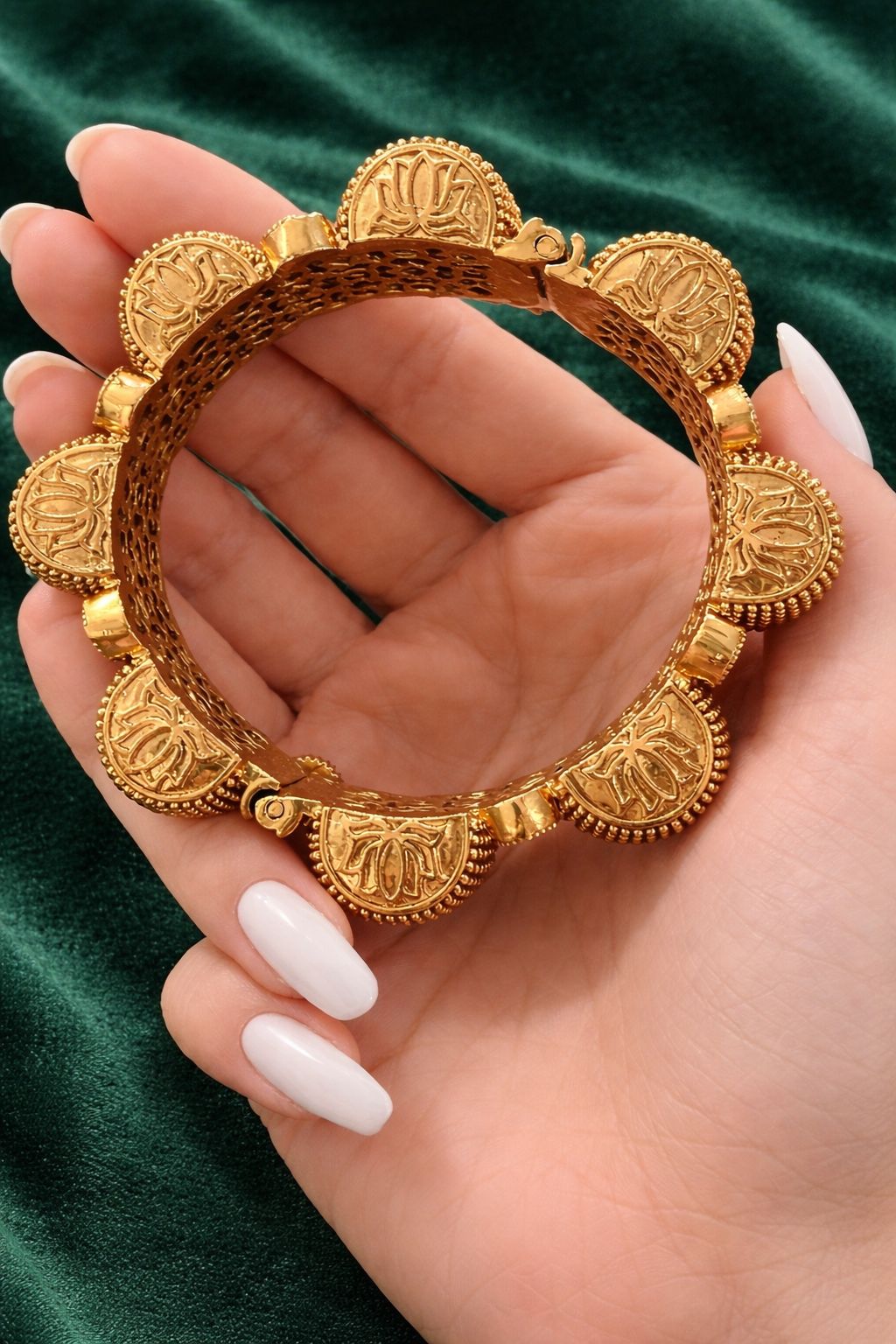 Gold Finish Traditional Rajasthani Nogri Gajra Openable Bangle