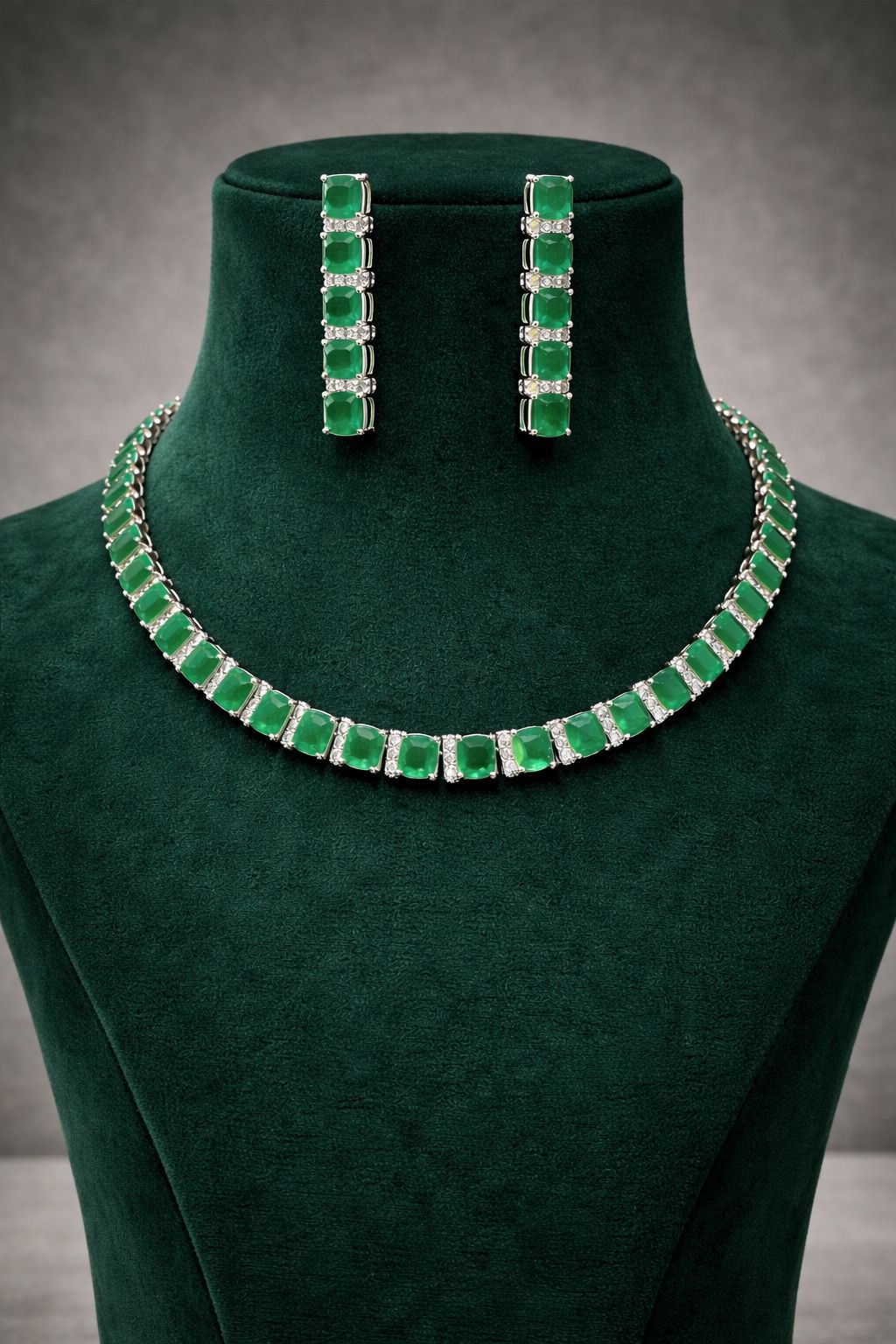 Premium Classic Emerald String Necklace Set with Diamonds