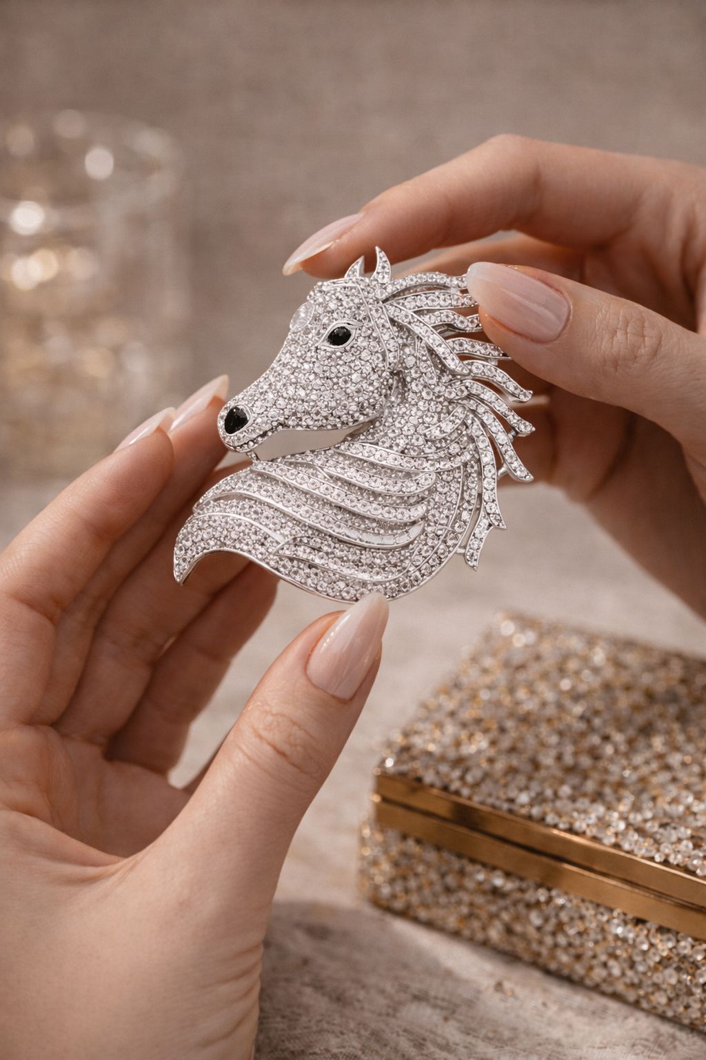Micro Setting Diamond Studded Lucky Horse Unisex Brooch for Men and Women
