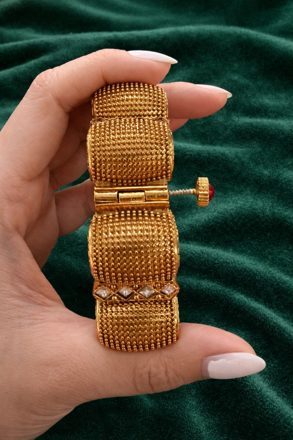 Gold Finish Traditional Rajasthani Nogri Gajra Openable Bangle