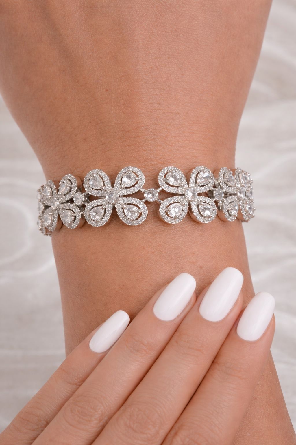 Premium Drop and Round Cut Solitaire Helly Statement Bracelet